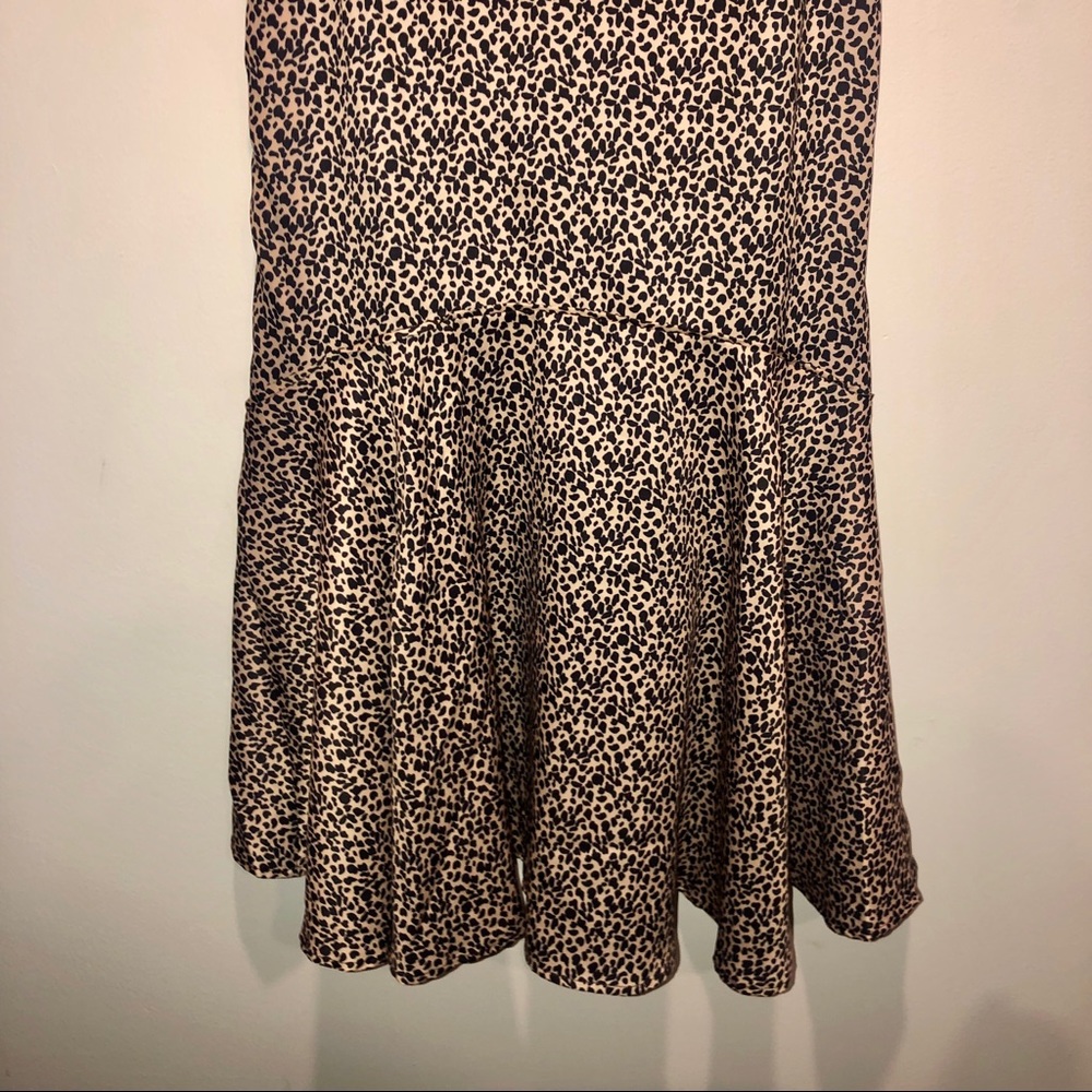 ✨UO GIANNA LEOPARD PRINT RUFFLE MIDI DRESS ✨ - Picture 5 of 6